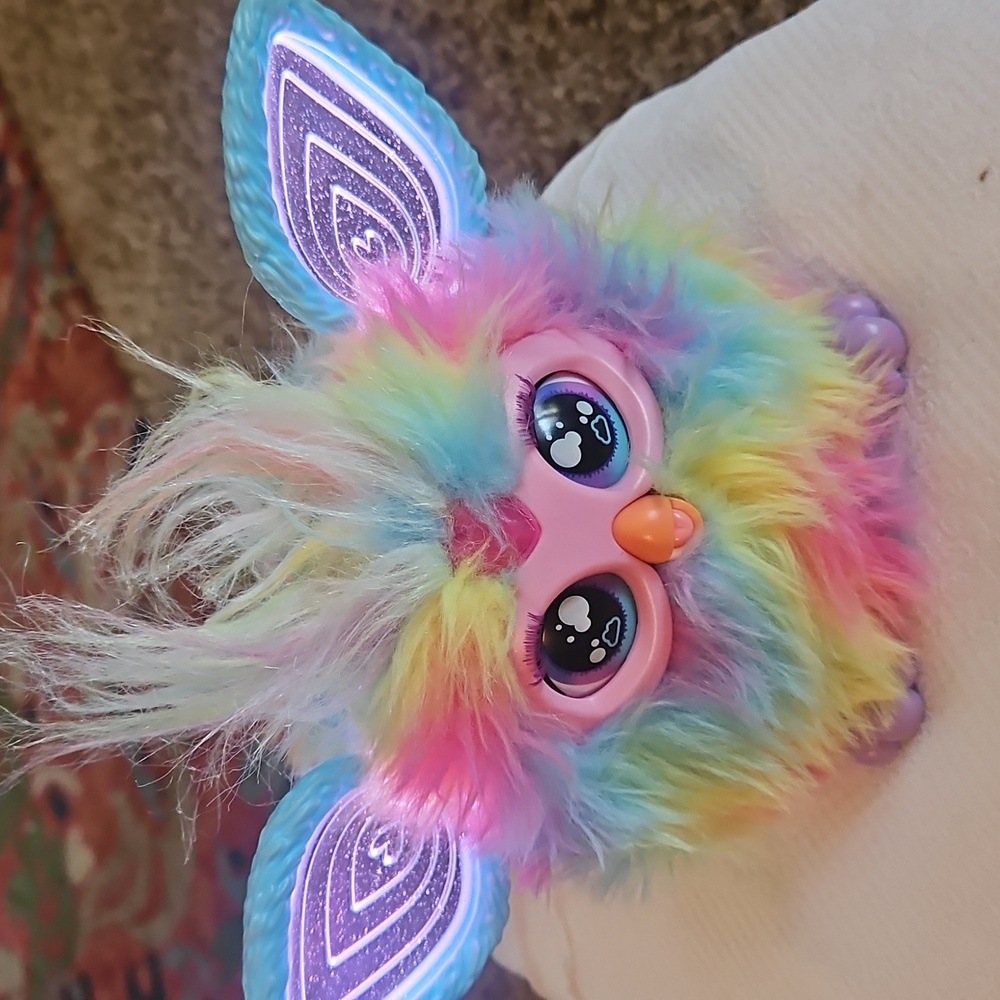 2023 Hasbro Furby Plush Interactive Toy - Picture 3 of 6